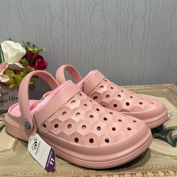 Joybees Pink Plush Lined Clogs Faux Fur Lined Women’s Sz 11 Men’s Sz 9 NWT - Picture 2 of 12